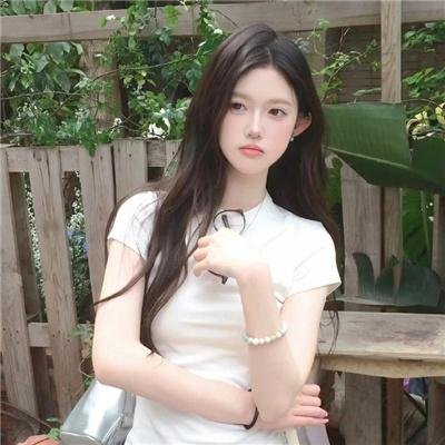 河对岸是山
